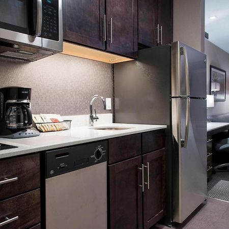 Towneplace Suites By Marriott Boston Logan Airport/Chelsea Bagian luar foto