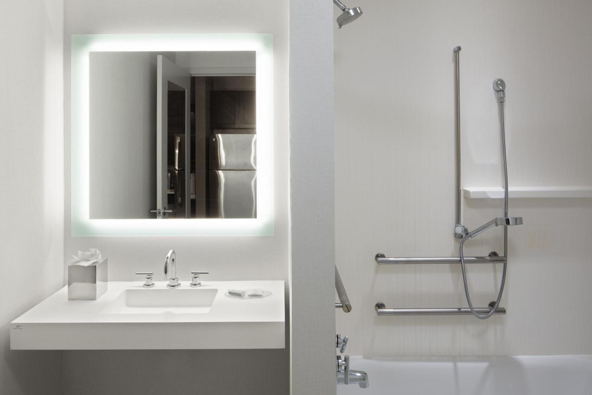 Towneplace Suites By Marriott Boston Logan Airport/Chelsea Bagian luar foto