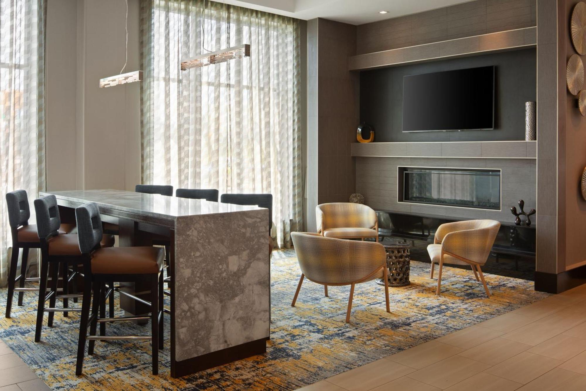 Towneplace Suites By Marriott Boston Logan Airport/Chelsea Bagian luar foto