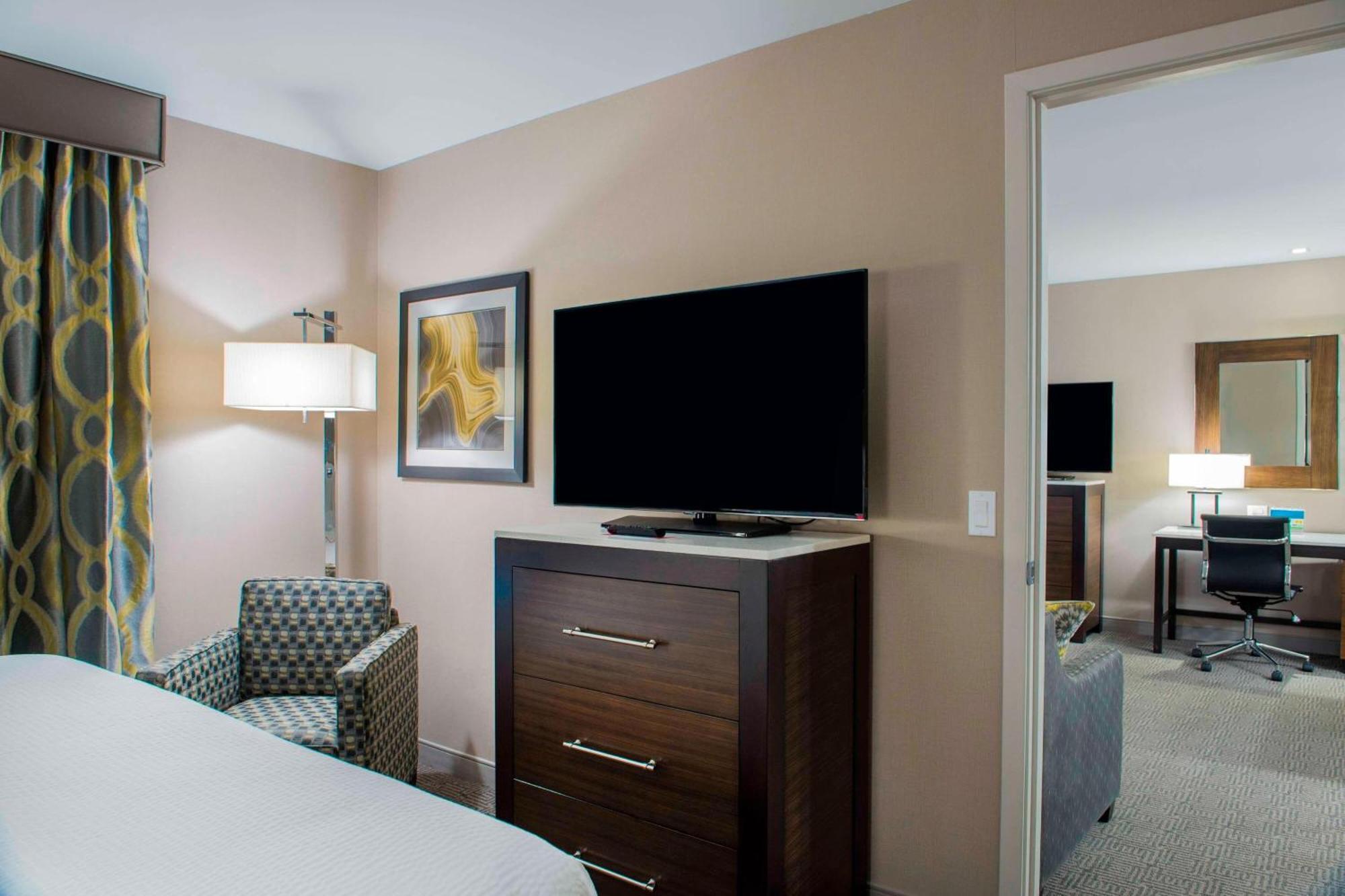 Towneplace Suites By Marriott Boston Logan Airport/Chelsea Bagian luar foto