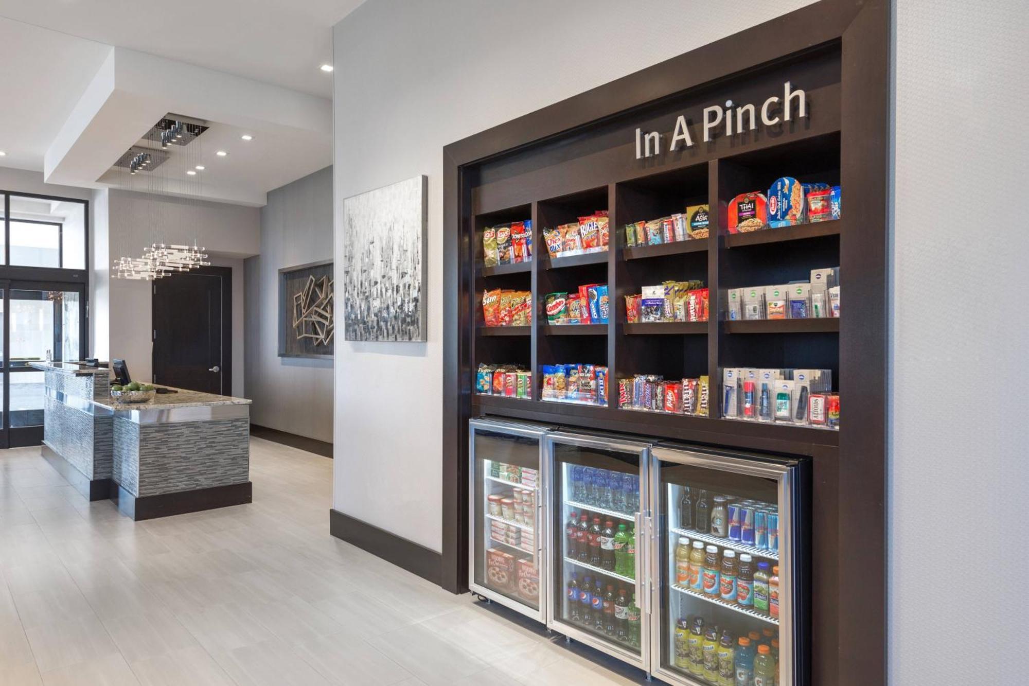 Towneplace Suites By Marriott Boston Logan Airport/Chelsea Bagian luar foto