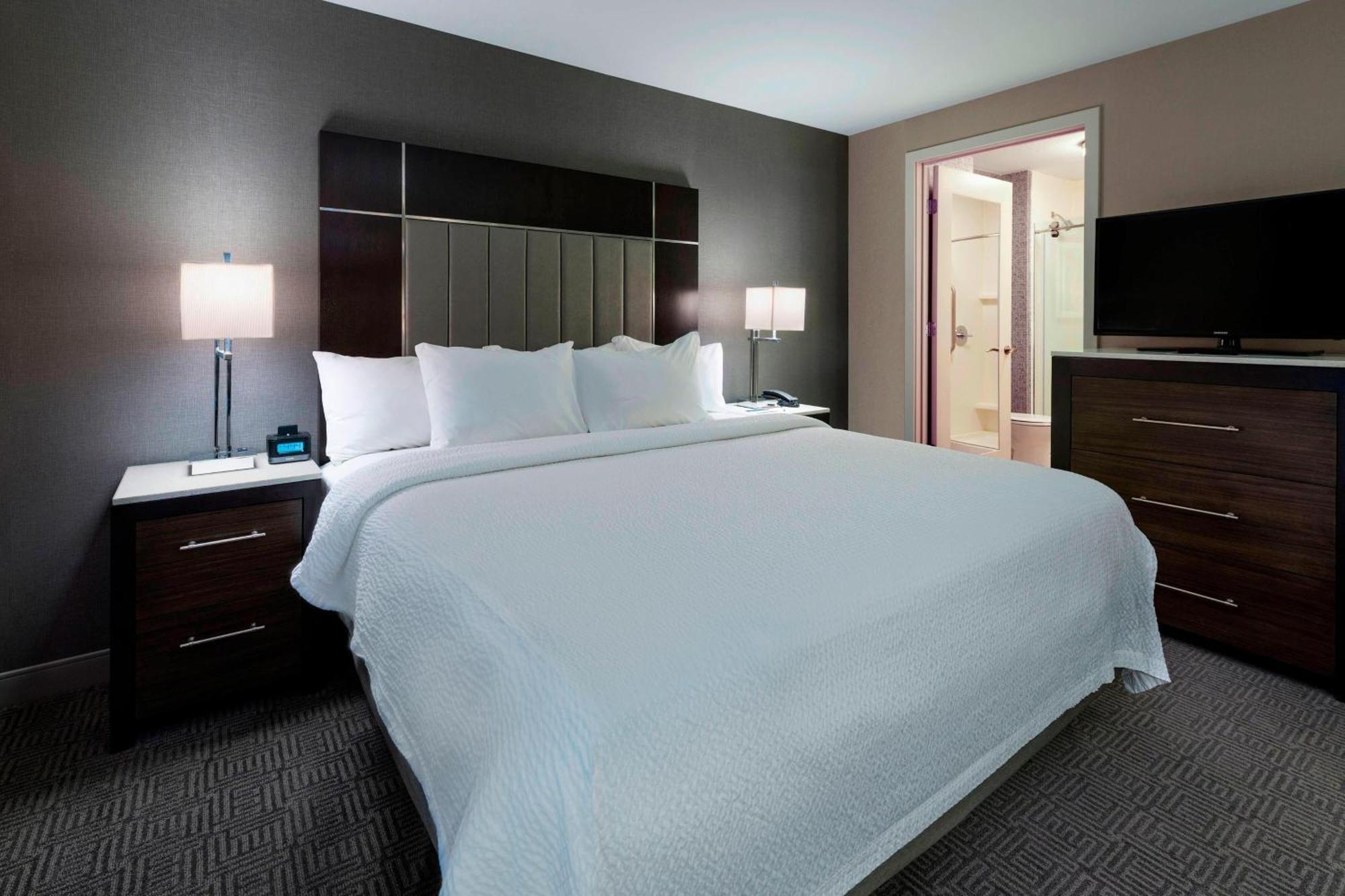 Towneplace Suites By Marriott Boston Logan Airport/Chelsea Bagian luar foto